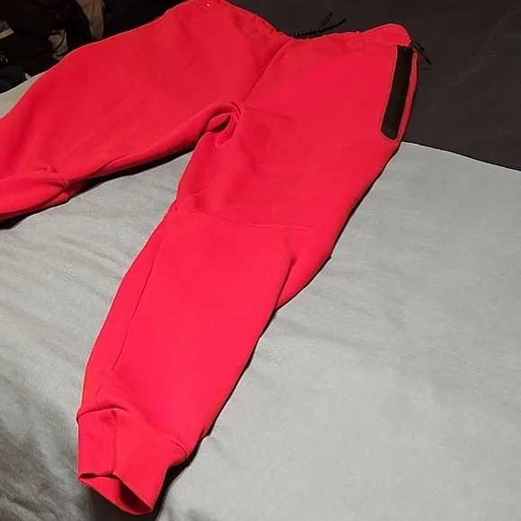 Nike Tech Mens Bright Red Sweatpants - Picture 3 of 4